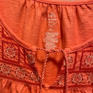 Coral t shirt size XL